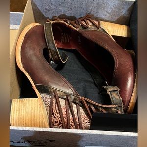 Free bird size 10 brand new